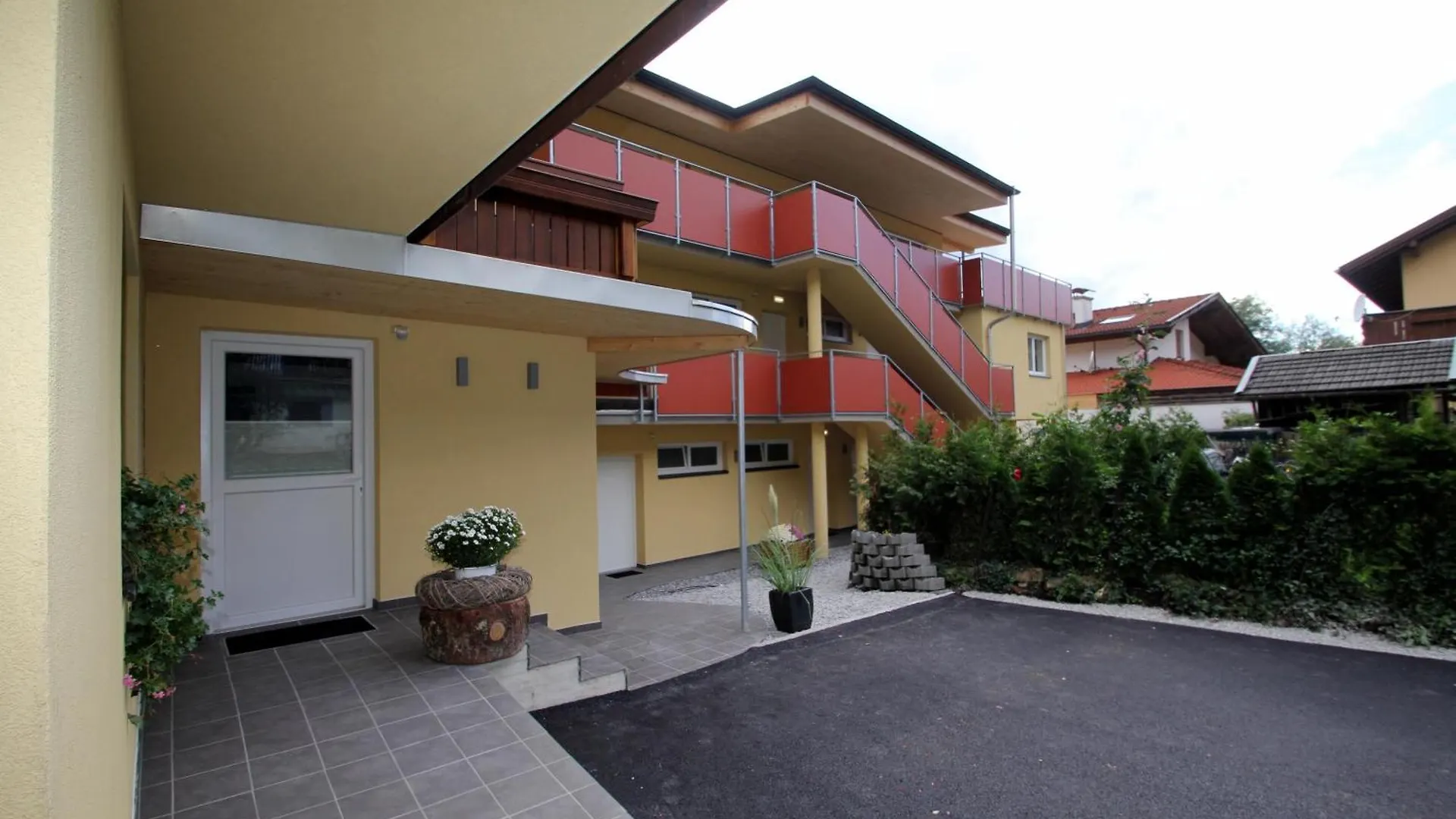 Bed & Breakfast Cafe-Pension Margret Zirl